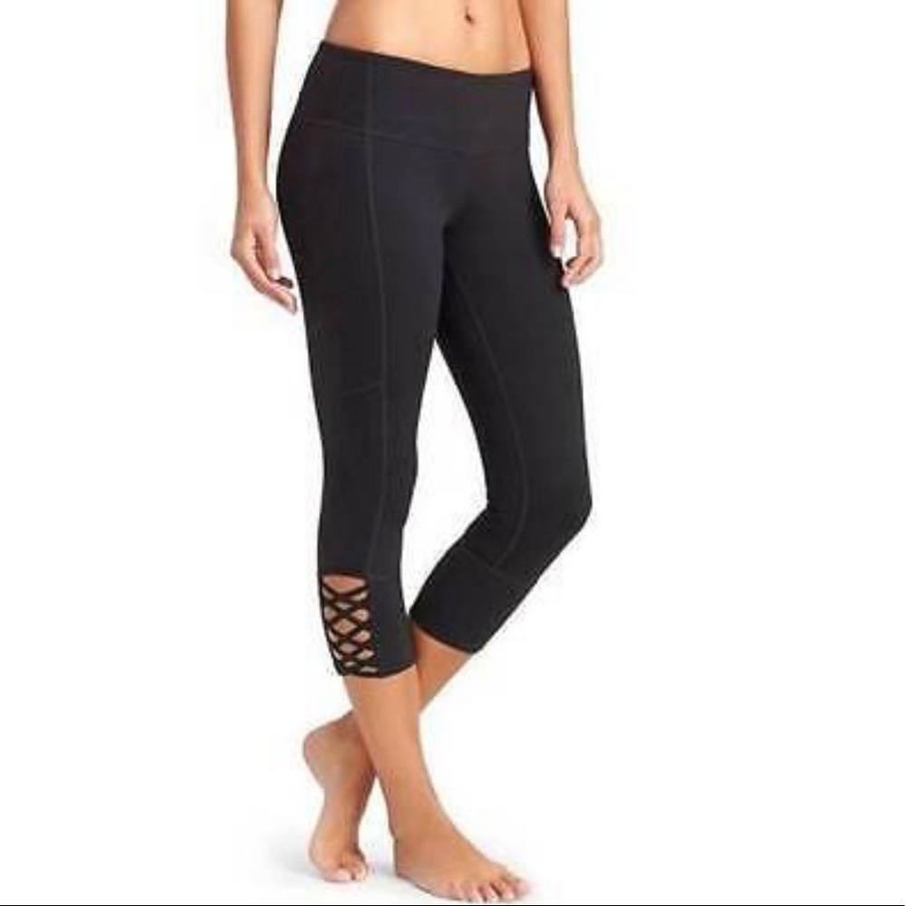 Athleta Black Mind Over Matter Capri Leggings